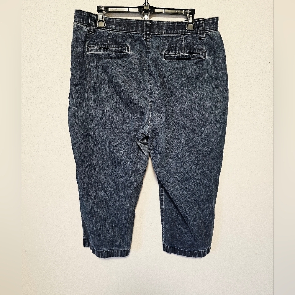 L.L.Bean Classic Blue Denim Women's Capri Jeans Size 16 - Picture 4 of 8